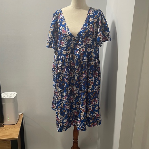 SHEIN Dresses & Skirts - SHEIN 1XL blue floral dress